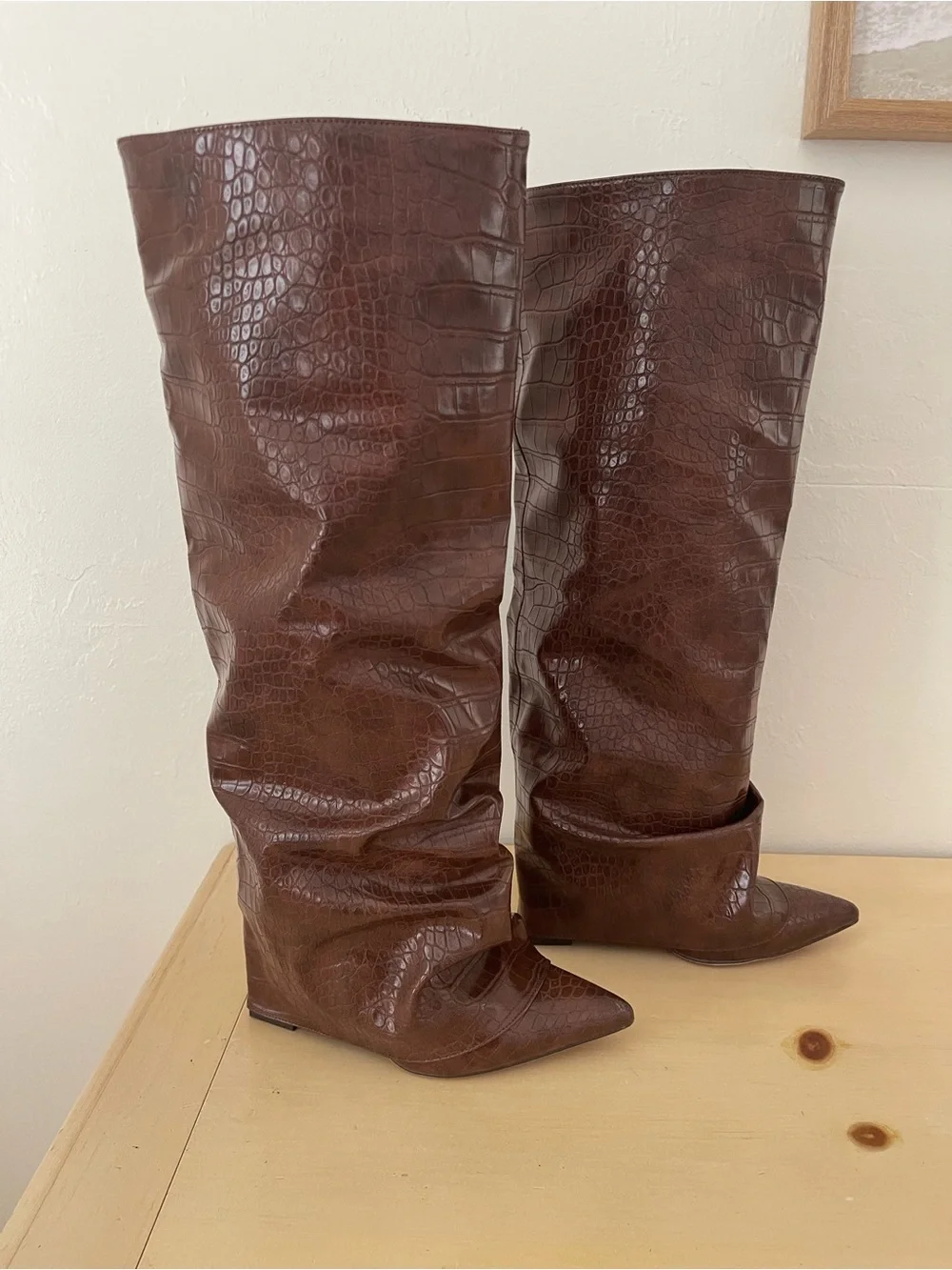 Women's Brown Croc-Embossed Pointed-Toe fold over Knee Boots size 7 fall